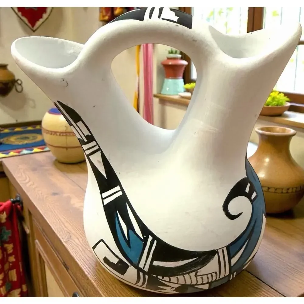 VINTAGE Native American Wedding Vase MEXICO Artist Signed 3316-44